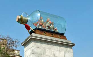 Nelsons Ship in a Bottle, Yinka Shonibare, Trafalgar Square 2010 (Photo © Andelys Wood)