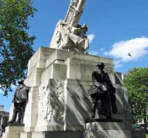Gunner and Officer, Royal Artillery Memorial, C. Sargeant Jagger, Hyde Park Corner (Photo © Andelys Wood)